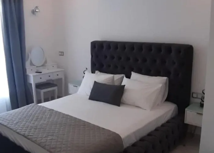 Helios Boutique Maisonette *